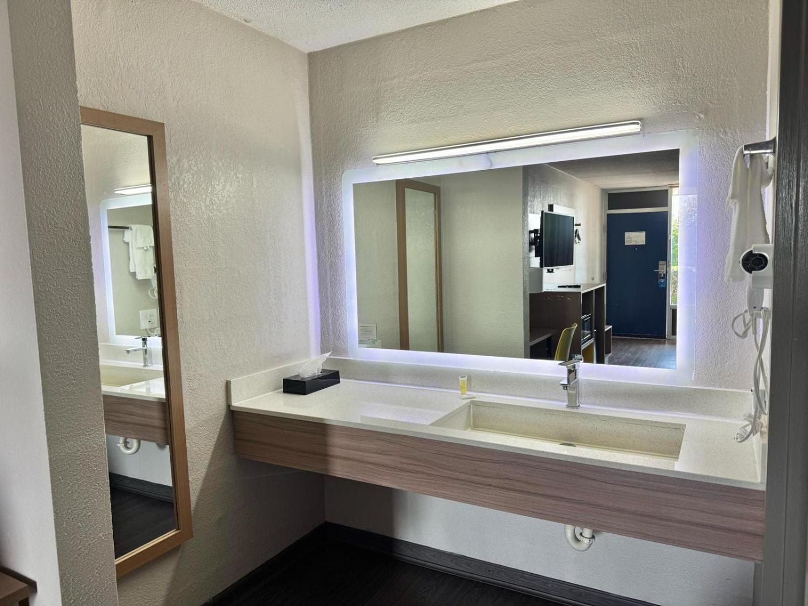 Days Inn By Wyndham Seneca-Clemson Kültér fotó